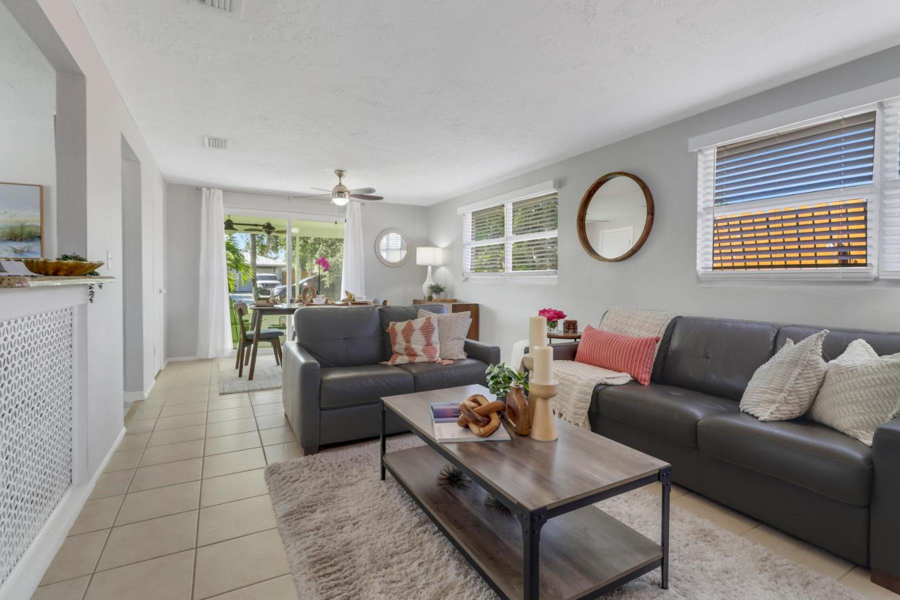Little Beach House W/ Pool&Spa - 5 Minutes To Vanderbilt Beach North North Naples Eksteriør billede