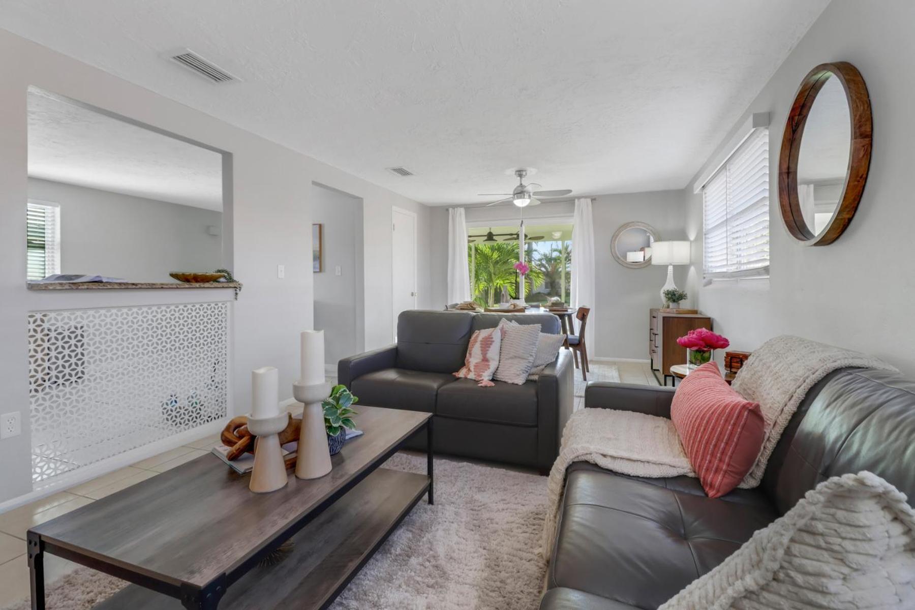 Little Beach House W/ Pool&Spa - 5 Minutes To Vanderbilt Beach North North Naples Eksteriør billede