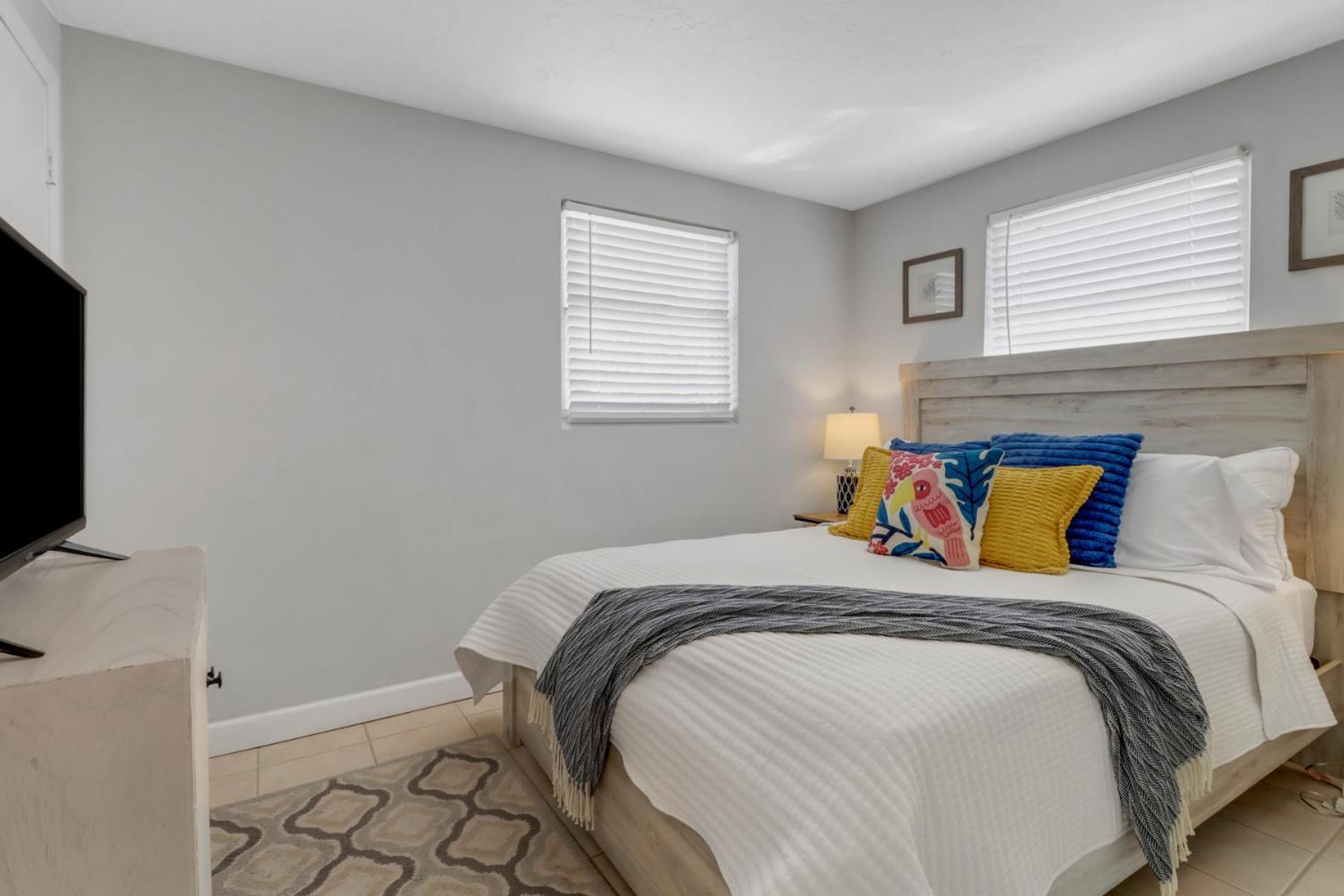 Little Beach House W/ Pool&Spa - 5 Minutes To Vanderbilt Beach North North Naples Eksteriør billede